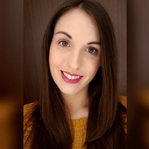 Meet your Posher, Alyssa